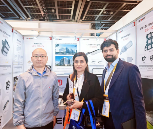 2025迪拜LED照明展：立洋光电以创新之光点亮全球智慧城市照明新篇章！